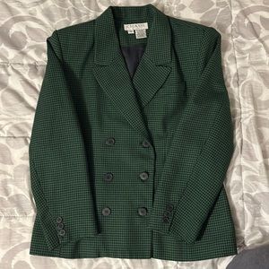 Chaus Petite blazer size 8.  Greens and black pattern design.